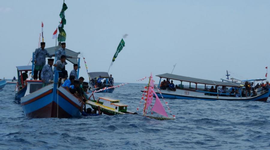 foto #0 Buang Jong di Tanjung Kelayang