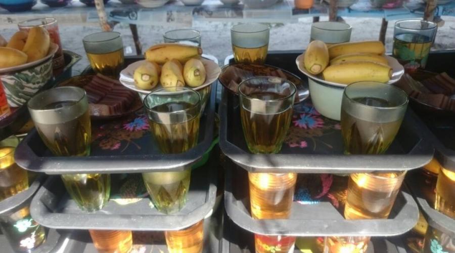 foto #2 Selain Dulang Disajikan Juga Set Minuman dan Kue atau Buah