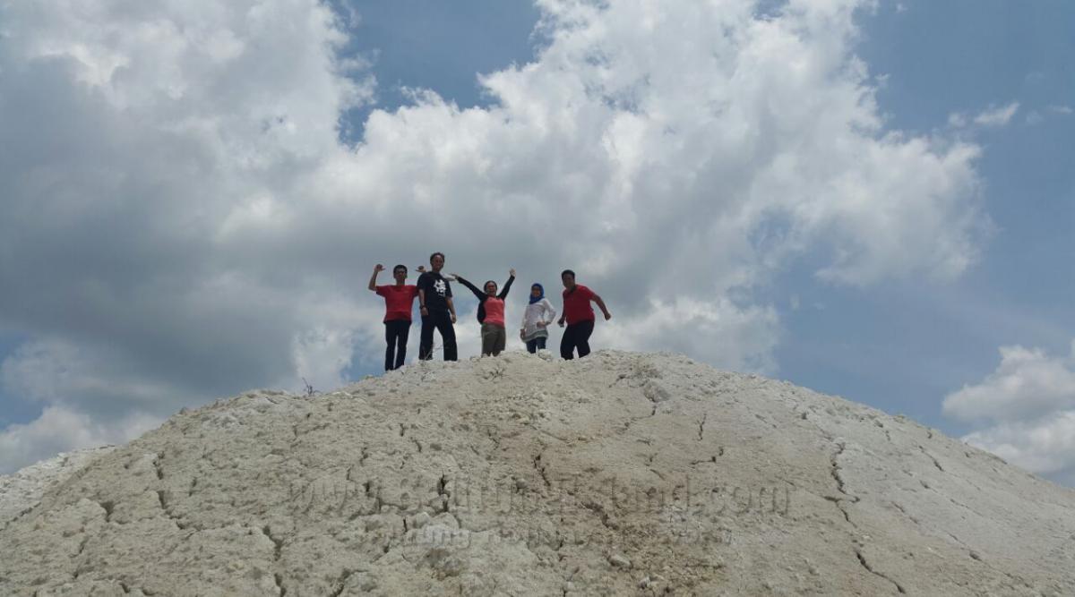 جدول اليوم #3 - الوجهة Danau Kaolin| Kaolin Lake|高岭土湖|بحيرة كاولين