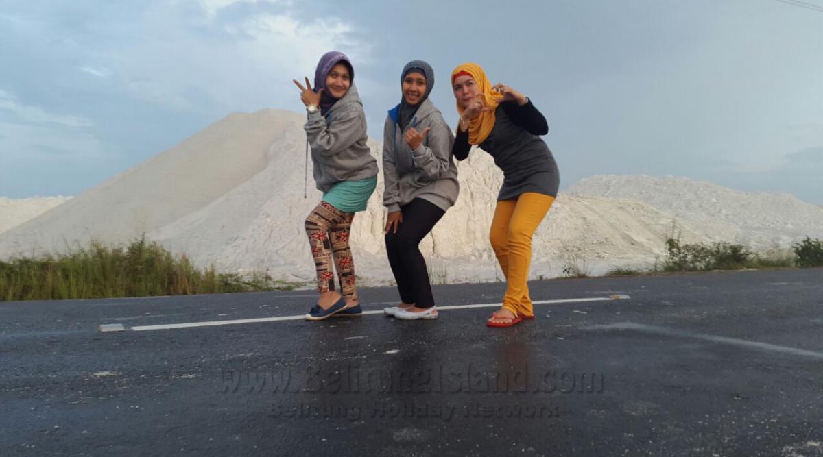جدول اليوم #3 - الوجهة Danau Kaolin| Kaolin Lake|高岭土湖|بحيرة كاولين
