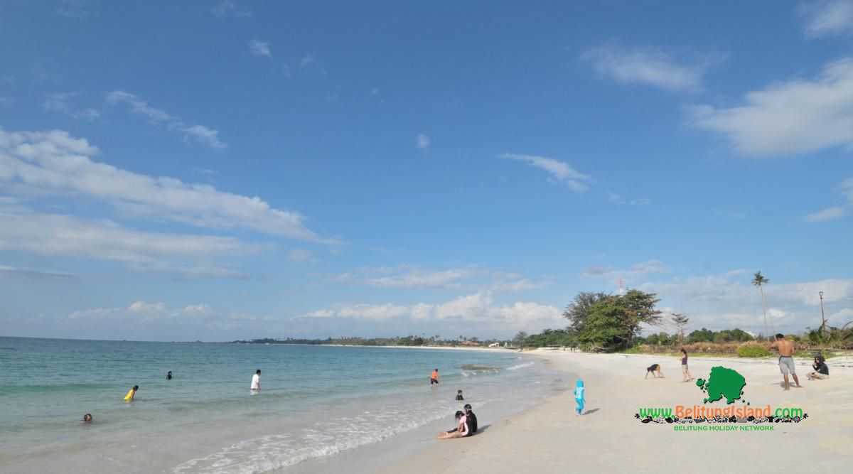 belitung destination Pantai Mabai 
