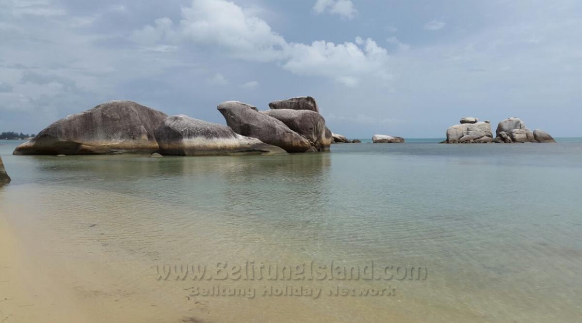 belitung destination Pantai Penyabong
