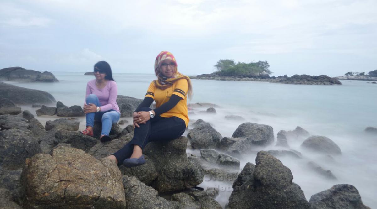 belitung destination Pantai Penyabong