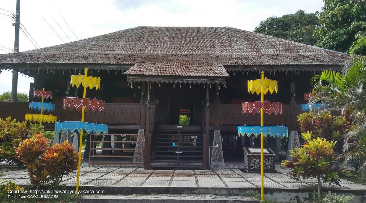 日程 #3 - 目的地 Rumah Adat|Cultural House|传统房屋|البيت التقليدي