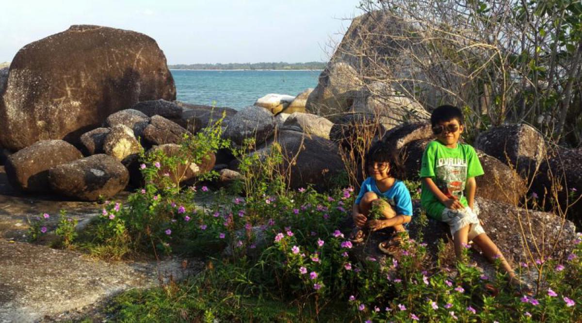 Скучаю надпись на песке. Скучаю надпись на песке. Beach quotes. Мисс бразильские ягодицы 2014. Надпись на песке на море.